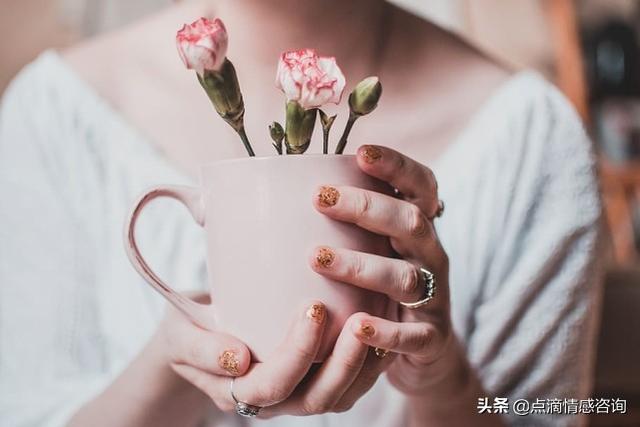 梦见穿白色婚纱 已婚女人梦见自己穿婚纱-第7张图片