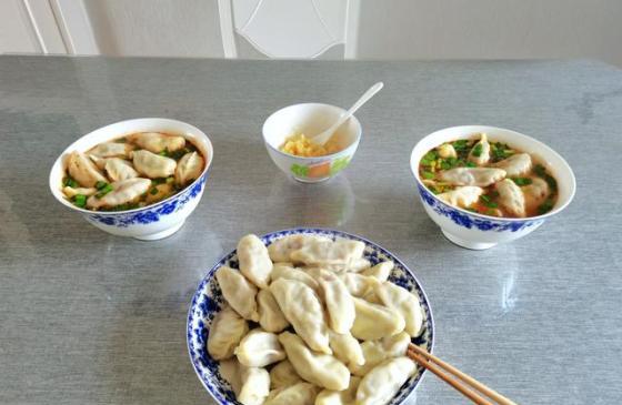 牛肉饺子馅配什么蔬菜好吃(最好吃牛肉饺子馅做法)