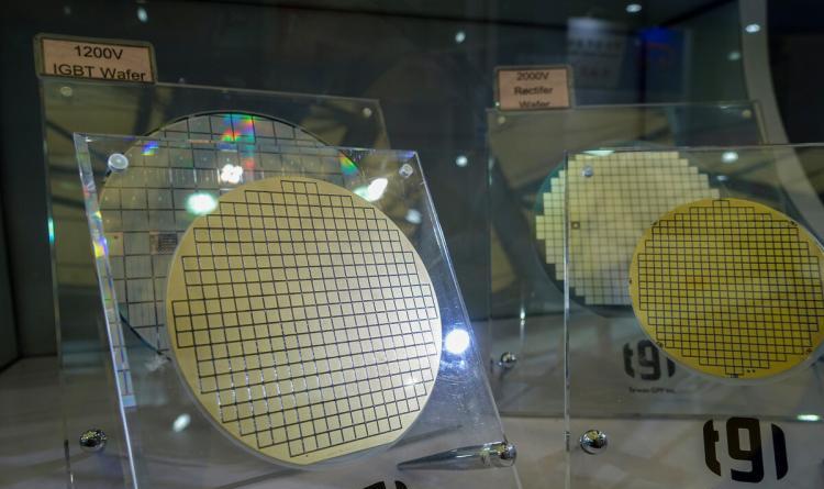 中国光刻机现在多少纳米2022（离5纳米芯片还有多远）-第5张图片