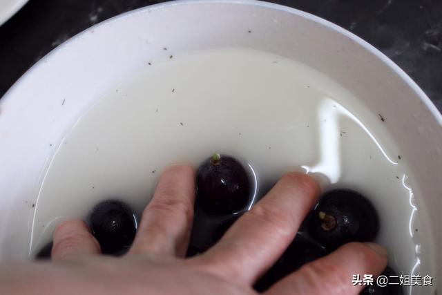 如何洗葡萄才能干净（洗葡萄用盐还是面粉好）-第5张图片
